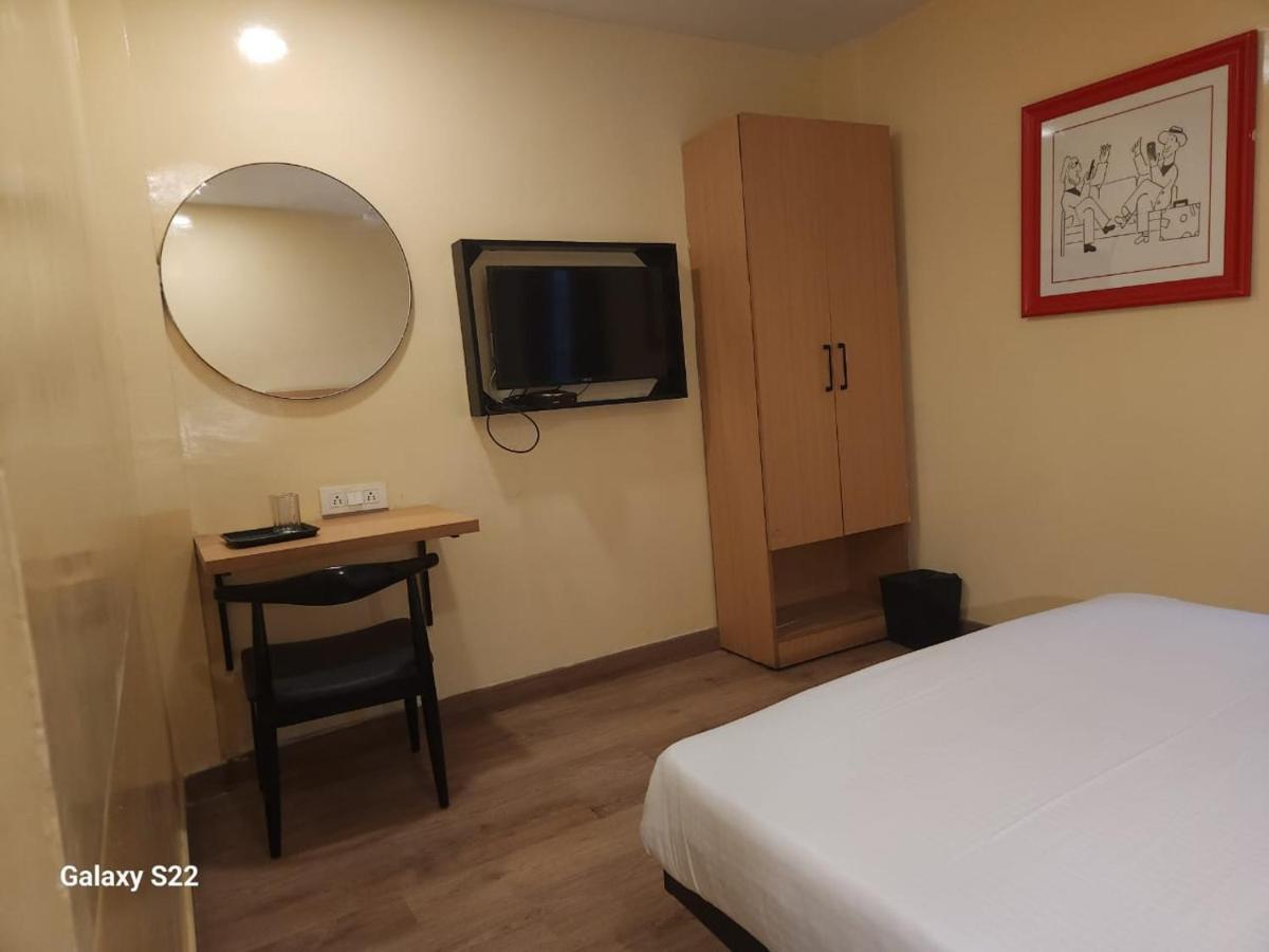 Hotel Consulate By Bookmerihotel Kolkata